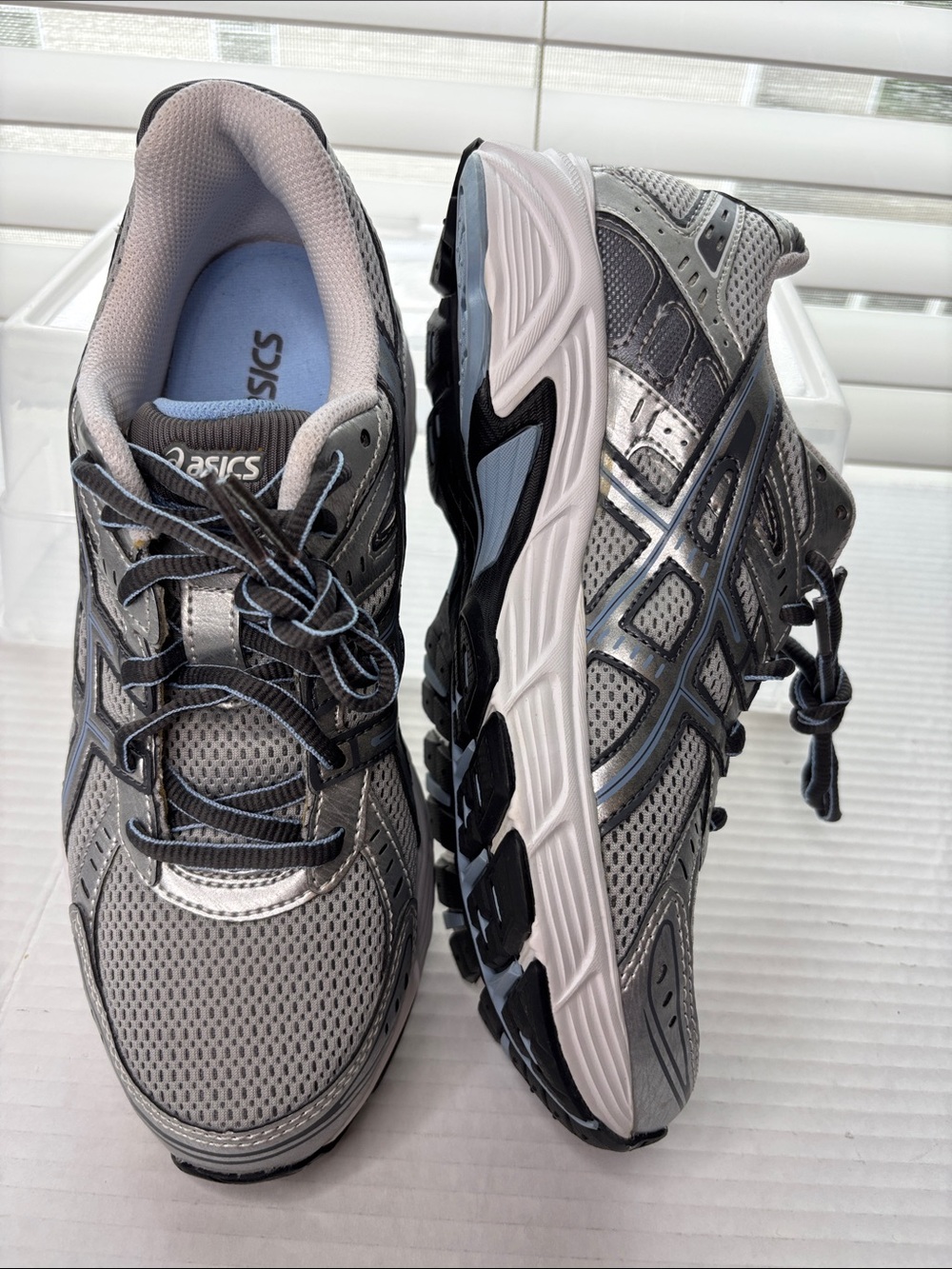 ASICS gel strike T1G8N, women’s running sneakers. NEW!